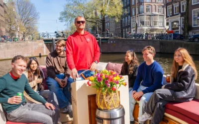 Amsterdam Canal Cruise with Dutch Cheese & Drinks